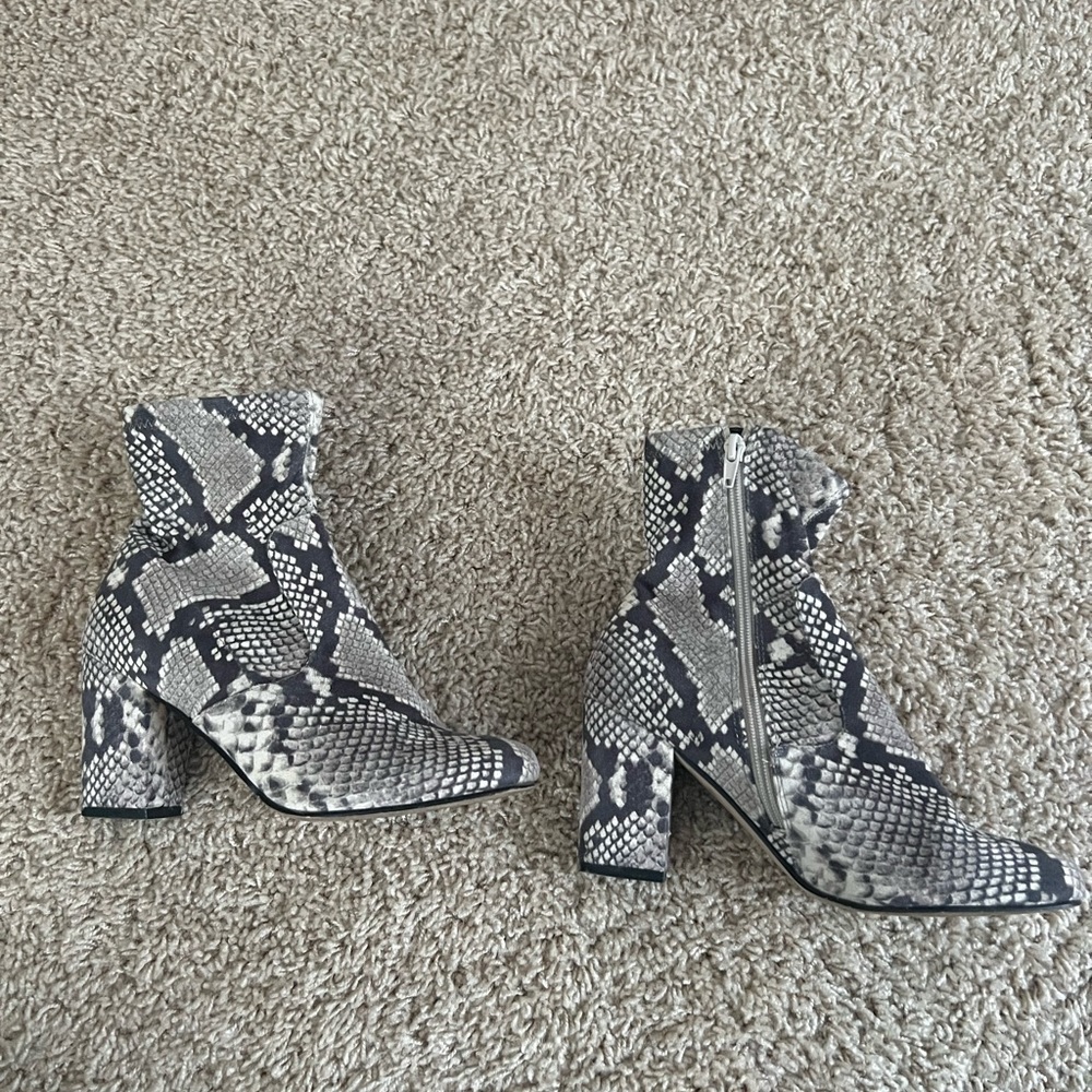 Steve Madden Snake Skin Boots (7.5)